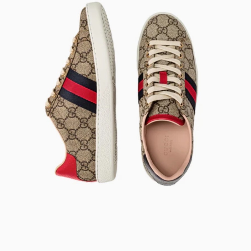 Gucci Women's Ace GG Supreme Canvas Low Top Sneakers